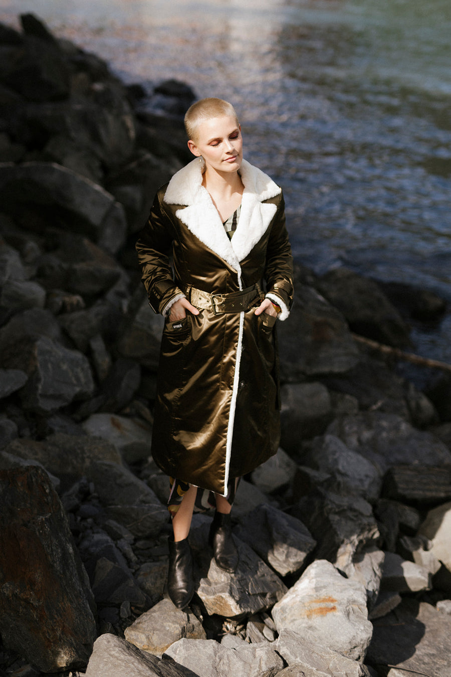 "TEDDY BEAR HUG" COAT GOLD